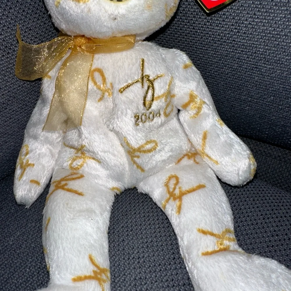 NWT! Ty Beanie Baby 2004 Signature Bear Original Gold & White P.E. Pellets